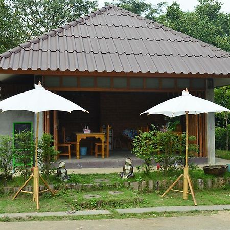 Monkey House Hotell Pai Exteriör bild