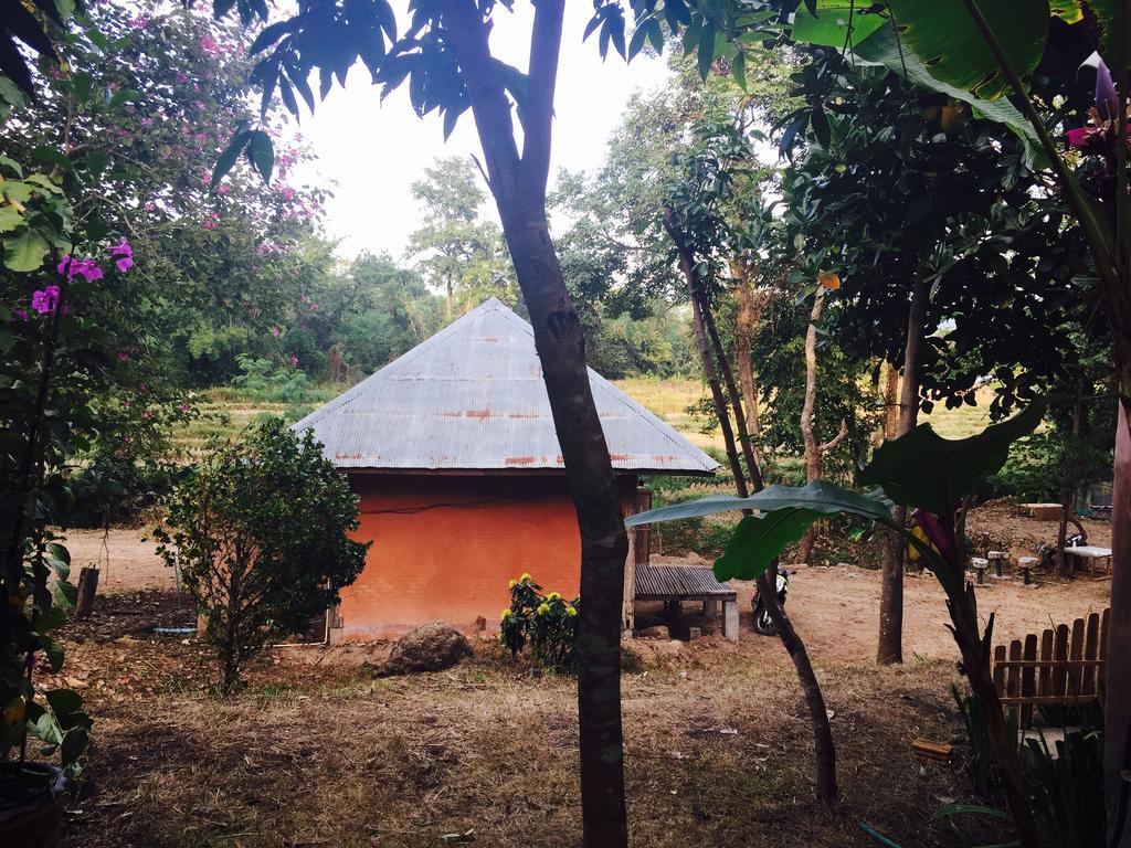 Monkey House Hotell Pai Exteriör bild