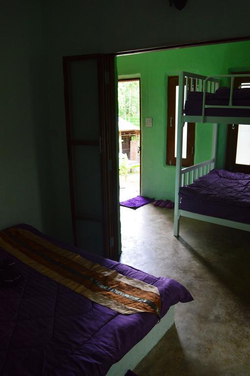 Monkey House Hotell Pai Exteriör bild