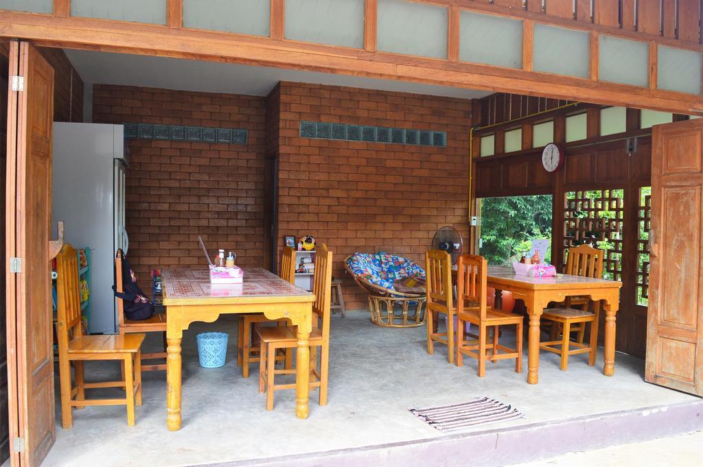 Monkey House Hotell Pai Exteriör bild